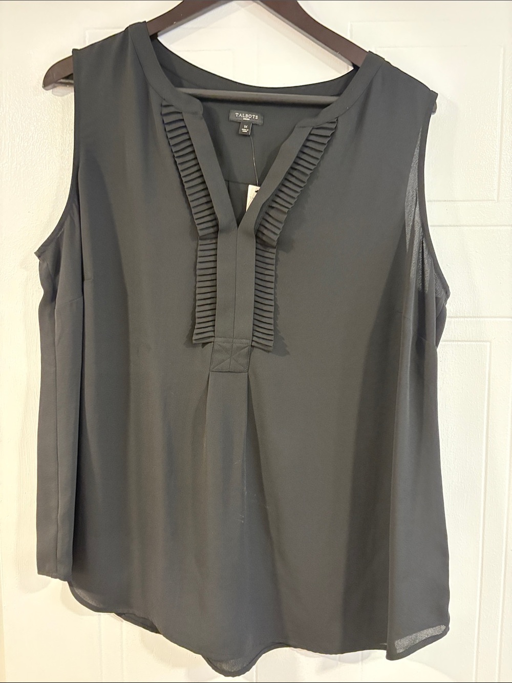Talbots Charcoal Gray Sleeveless Pleated V-Neck Blouse